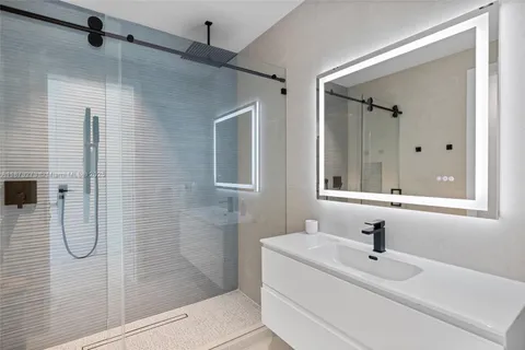 $6,750,000 | 12100 Southwest 79th Avenue, Pinecrest, FL 33156