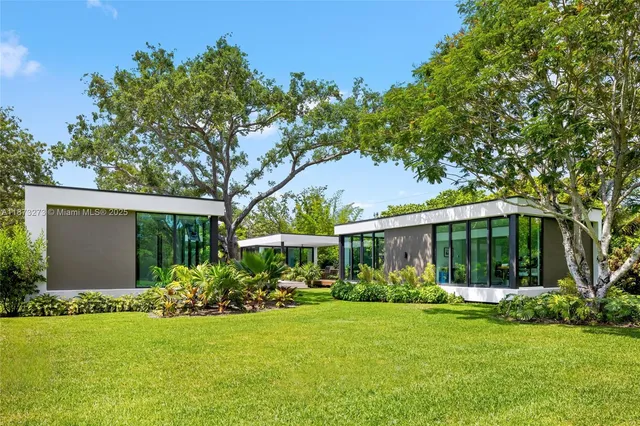 $6,750,000 | 12100 Southwest 79th Avenue, Pinecrest, FL 33156
