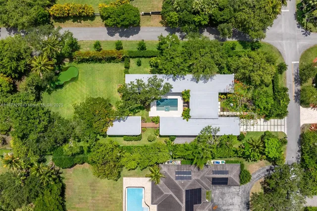 $6,750,000 | 12100 Southwest 79th Avenue, Pinecrest, FL 33156