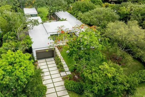 $6,750,000 | 12100 Southwest 79th Avenue, Pinecrest, FL 33156