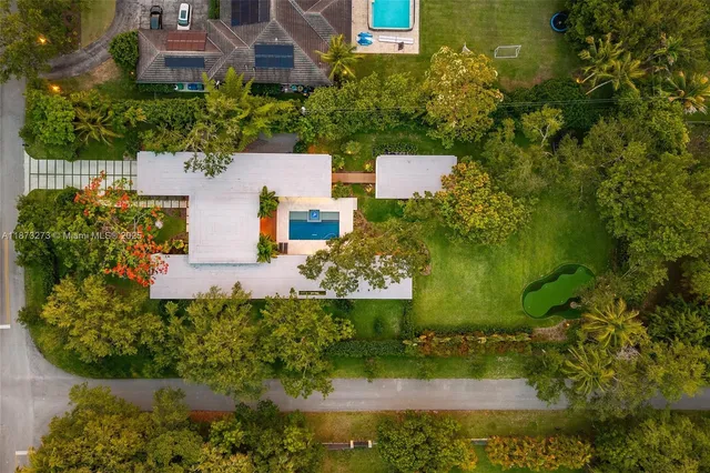 $6,750,000 | 12100 Southwest 79th Avenue, Pinecrest, FL 33156