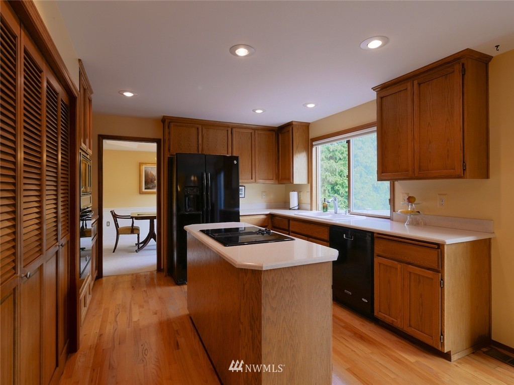 19008 Southeast 175th Street Renton, WA 98058 - Photo 5 of 25 Gallery Image 5