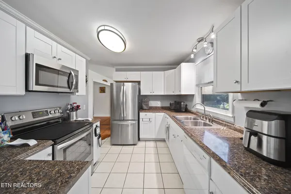 $499,900 | 3447 Mountain View Lane, Baneberry, TN 37890