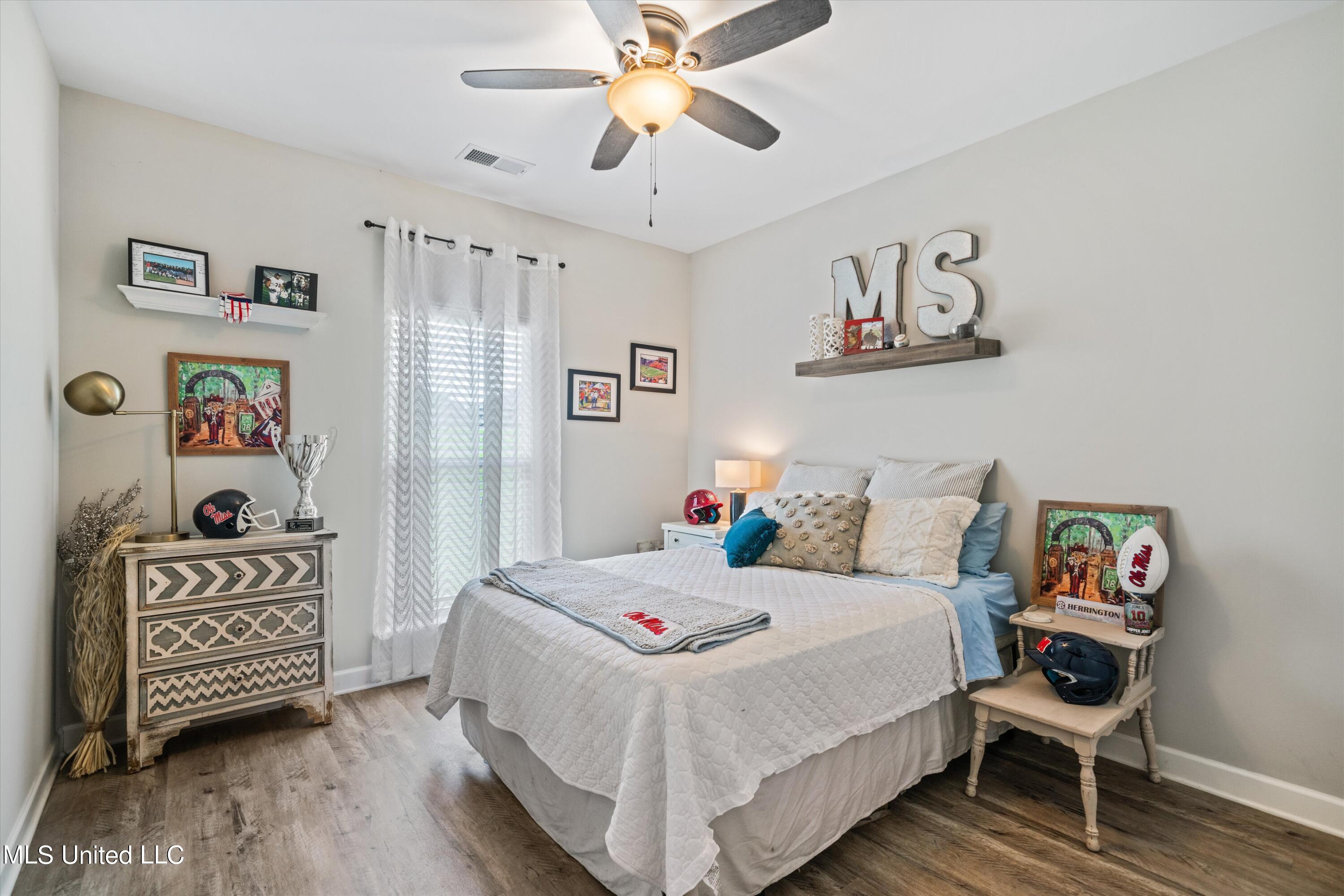 21 Moore Loop Byhalia, MS 38611 - Photo 13 of 22 Bedroom