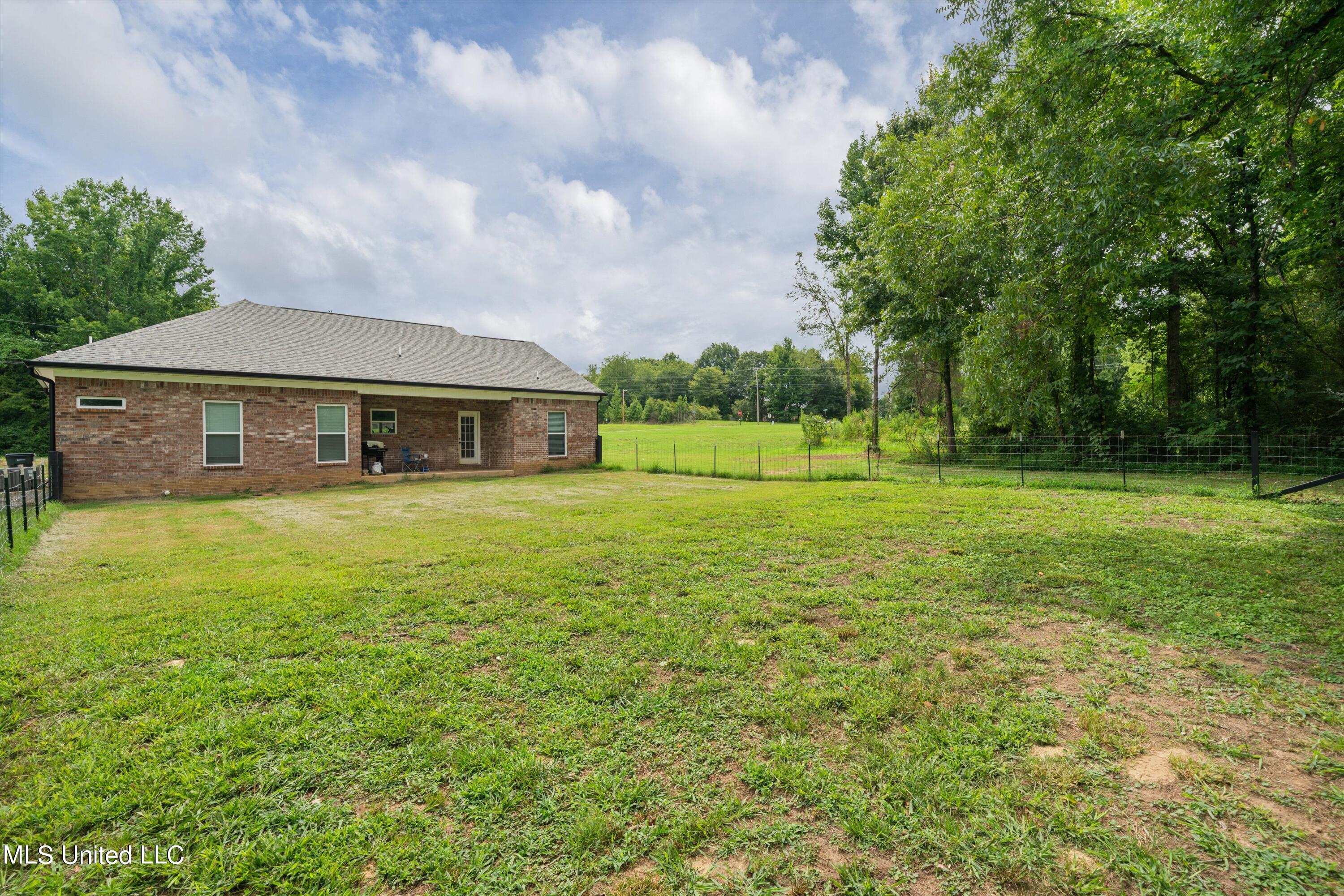 21 Moore Loop Byhalia, MS 38611 - Photo 20 of 22 Back of home
