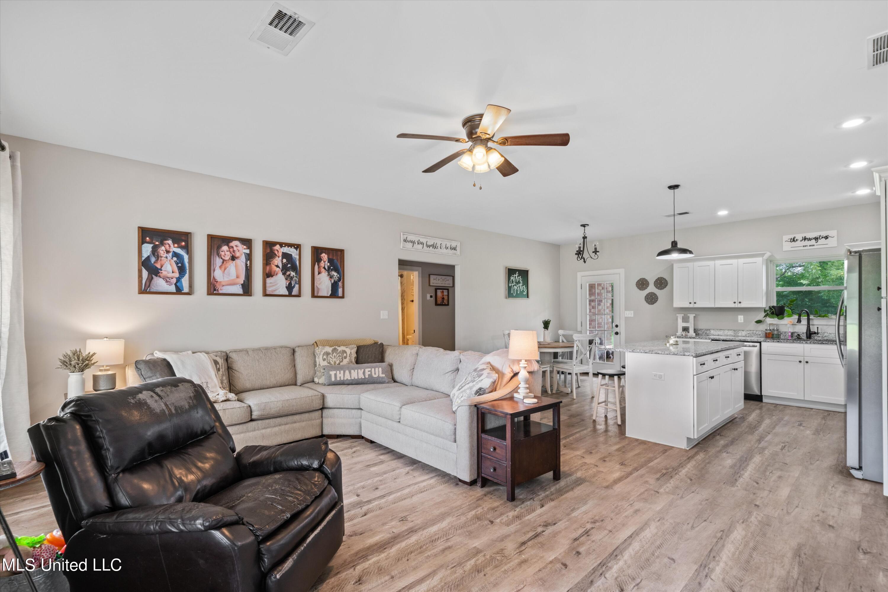 21 Moore Loop Byhalia, MS 38611 - Photo 22 of 22 Open floor plan