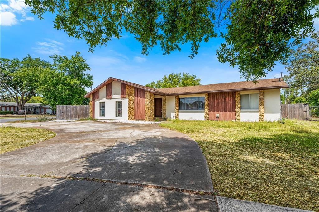 **MOVE-IN READY** 4BD/2BA HOME on an OVERSIZED LOT with an Optional HOA ($35 Annually) tucked away in the quaint Peppertree Community.