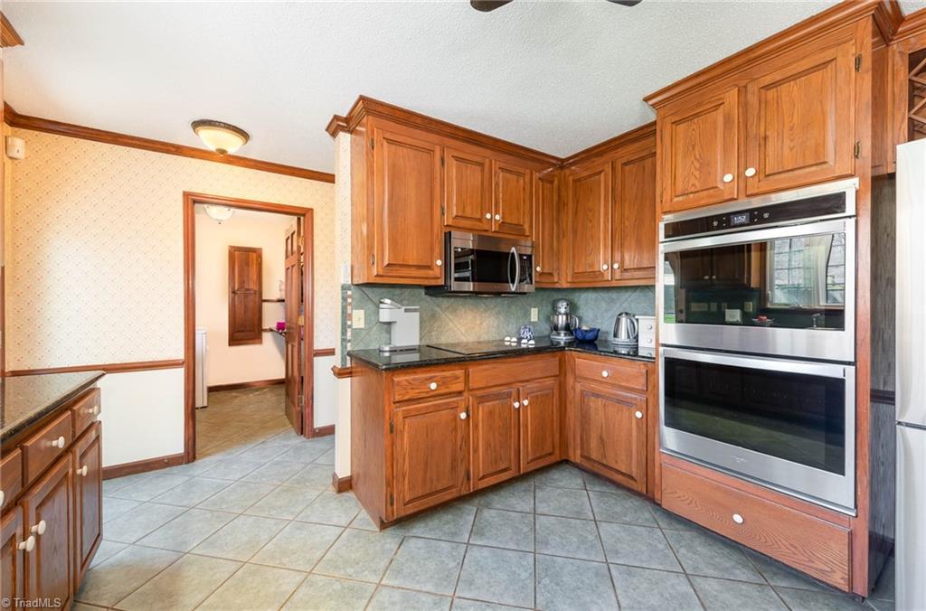 4105 Deloach Court High Point, NC 27265 - Photo 13 of 32 Gallery Image 13