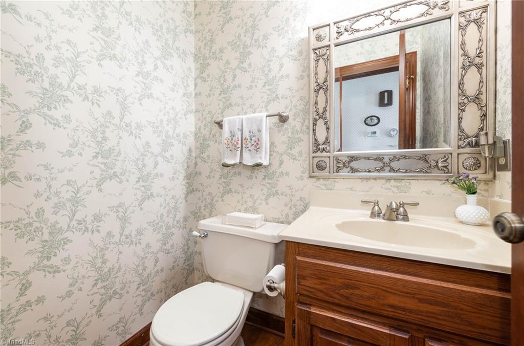 4105 Deloach Court High Point, NC 27265 - Photo 16 of 32 Gallery Image 16