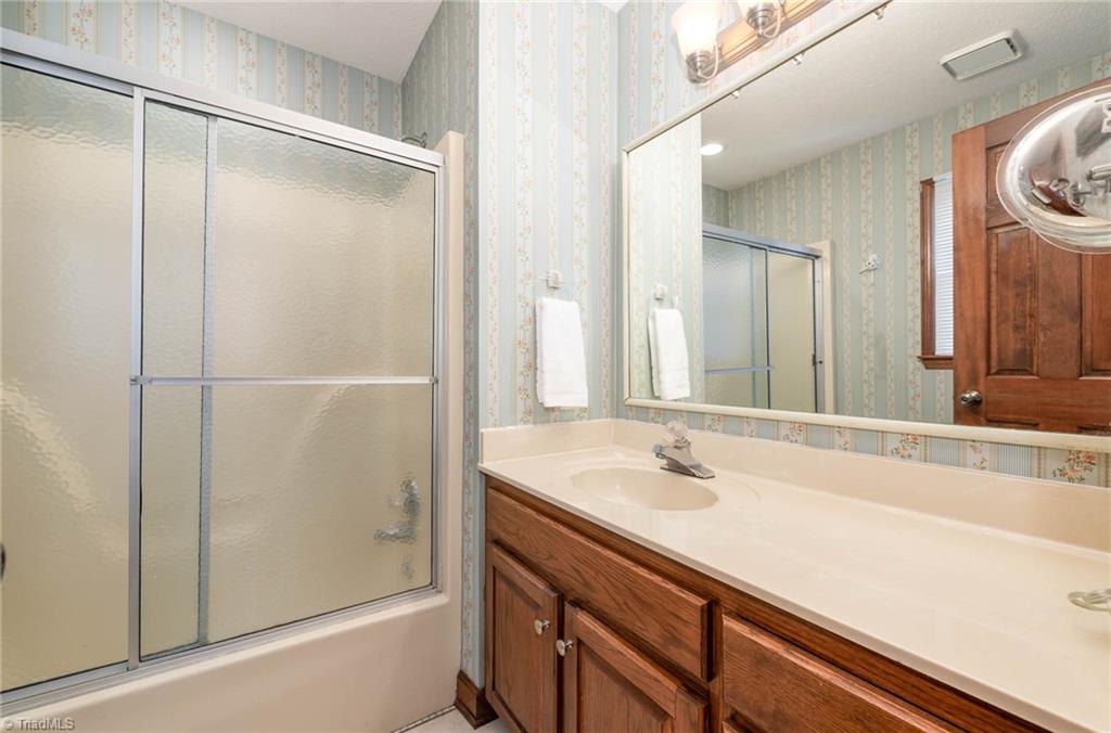 4105 Deloach Court High Point, NC 27265 - Photo 20 of 32 Gallery Image 20