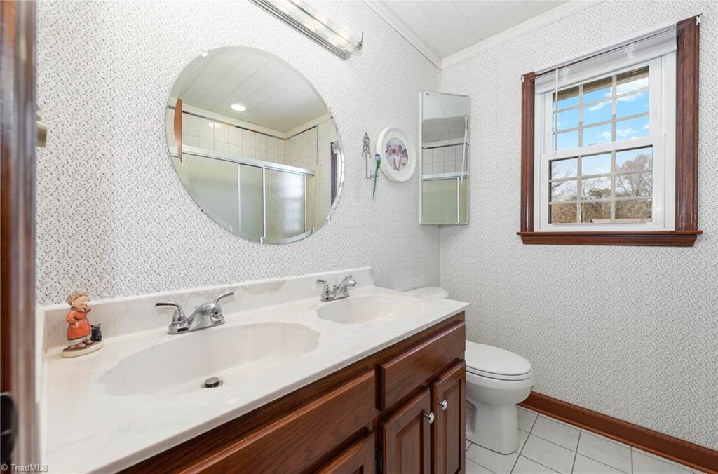 4105 Deloach Court High Point, NC 27265 - Photo 25 of 32 Gallery Image 25