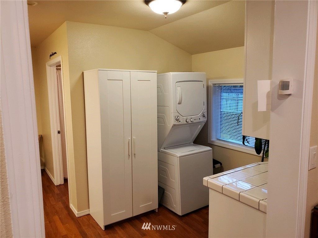 2212 Broadway Everett, WA 98201 - Photo 12 of 26 a utility room with dryer and washer