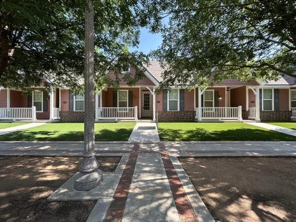 $2,100 | 2134 10th Street, Lubbock, TX 79401