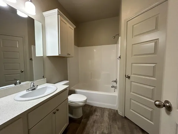 $2,100 | 2134 10th Street, Lubbock, TX 79401