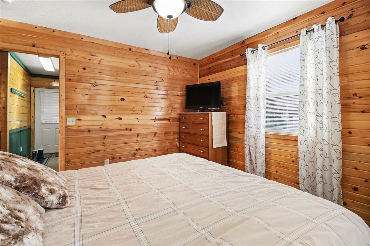 5526 Longbridge Road Pentwater, MI 49449 - Photo 23 of 38 Gallery Image 23