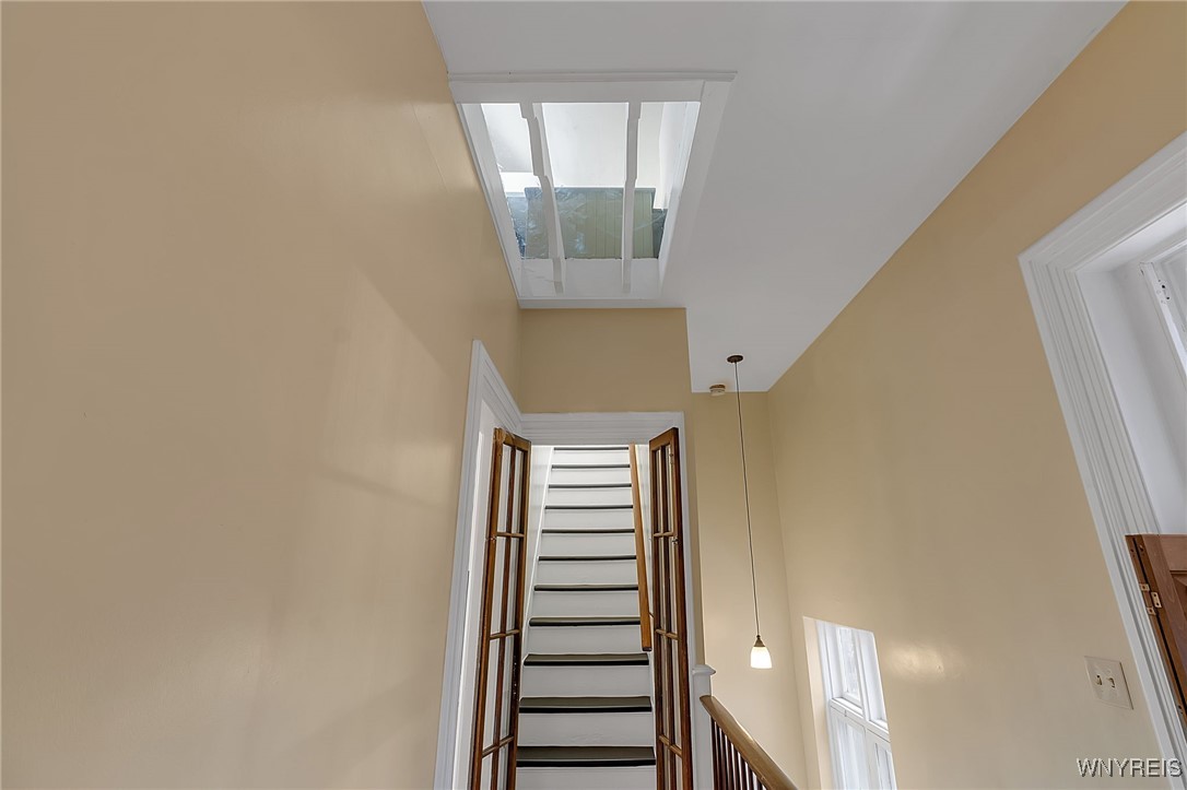 196 Linwood Avenue Buffalo, NY 14209 - Photo 14 of 50