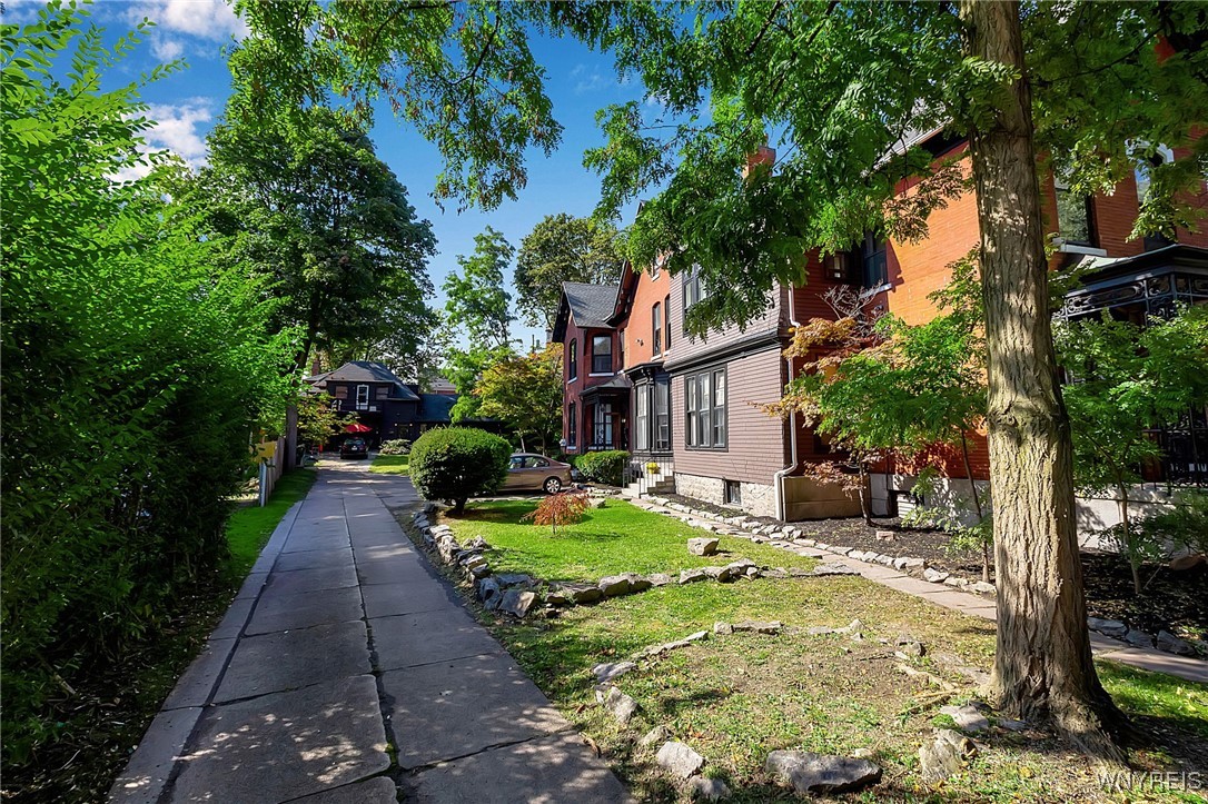 196 Linwood Avenue Buffalo, NY 14209 - Photo 3 of 50