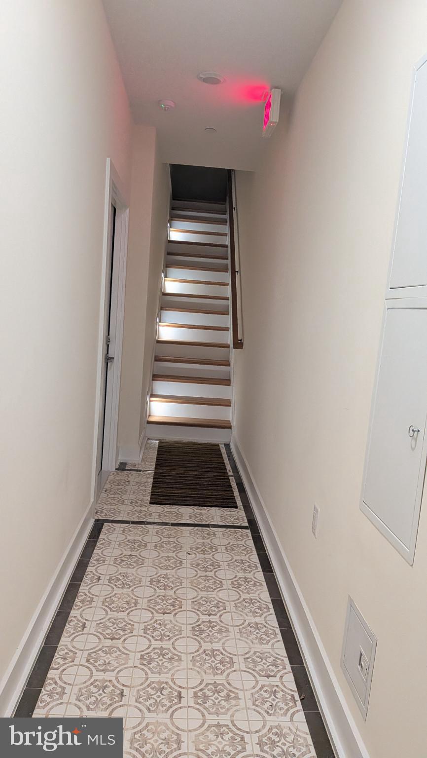 329 16th Street Southeast, Unit 1 Washington, DC 20003 - Photo 4 of 22 a view of entryway