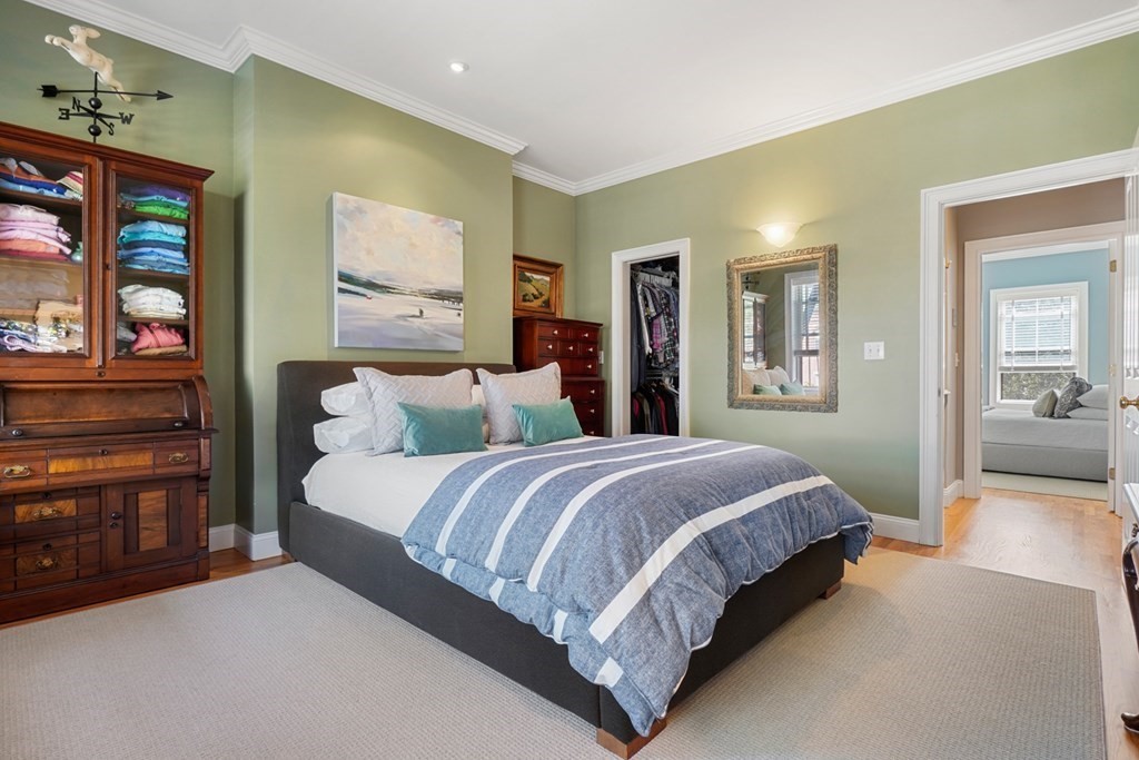 59 Rutland Street, Unit 3 Boston, MA 02118 - Photo 14 of 40 a spacious bedroom with a bed and with furniture