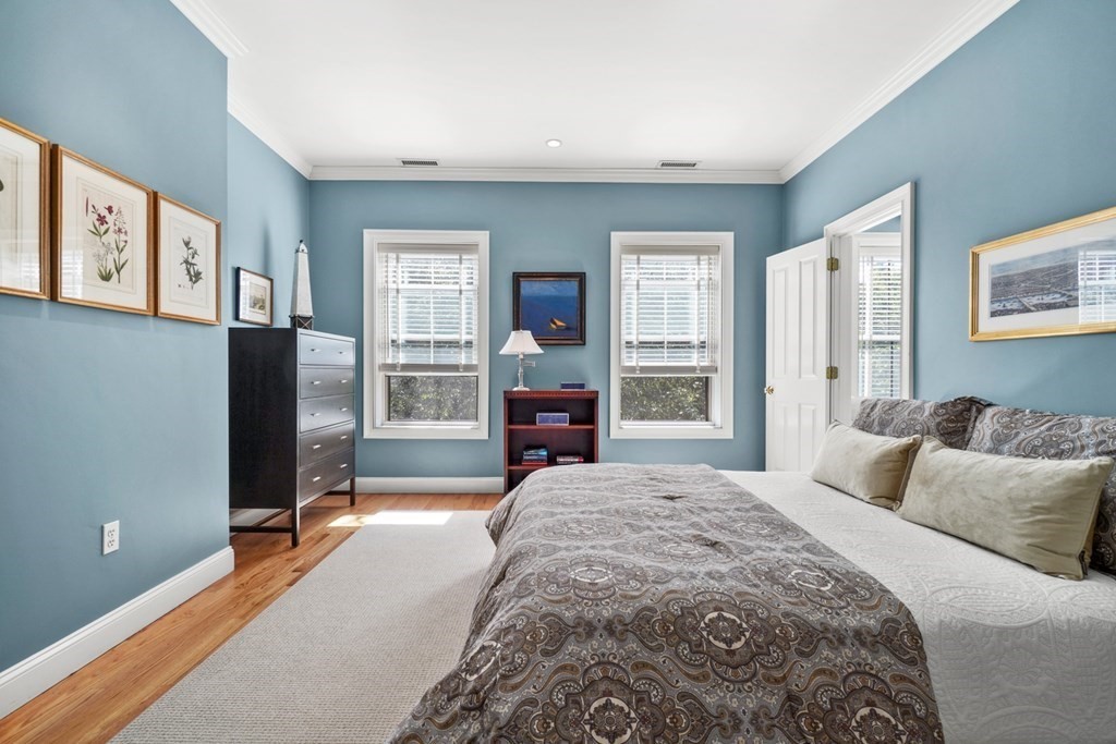 59 Rutland Street, Unit 3 Boston, MA 02118 - Photo 17 of 40 a bedroom with a bed and a large window