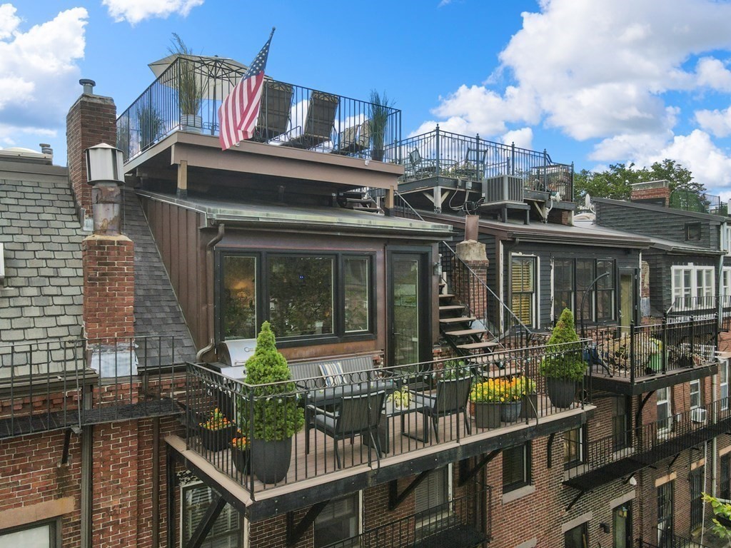 59 Rutland Street, Unit 3 Boston, MA 02118 - Photo 33 of 40 a front view of house with street view