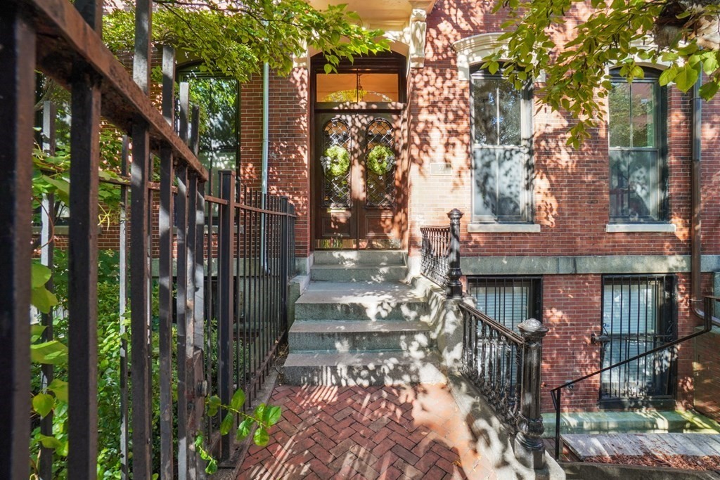 59 Rutland Street, Unit 3 Boston, MA 02118 - Photo 38 of 40 a view of pathway along with yard