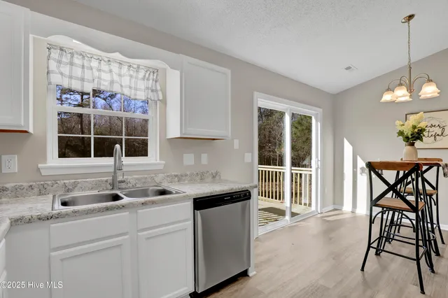 $275,000 | 1049 Shirley Drive, Jacksonville, NC 28540