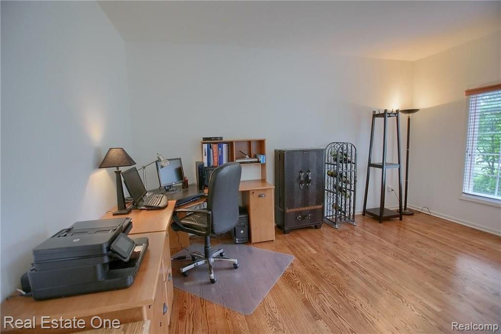 2054 Baron Rochester Hills, MI 48307 - Photo 12 of 32