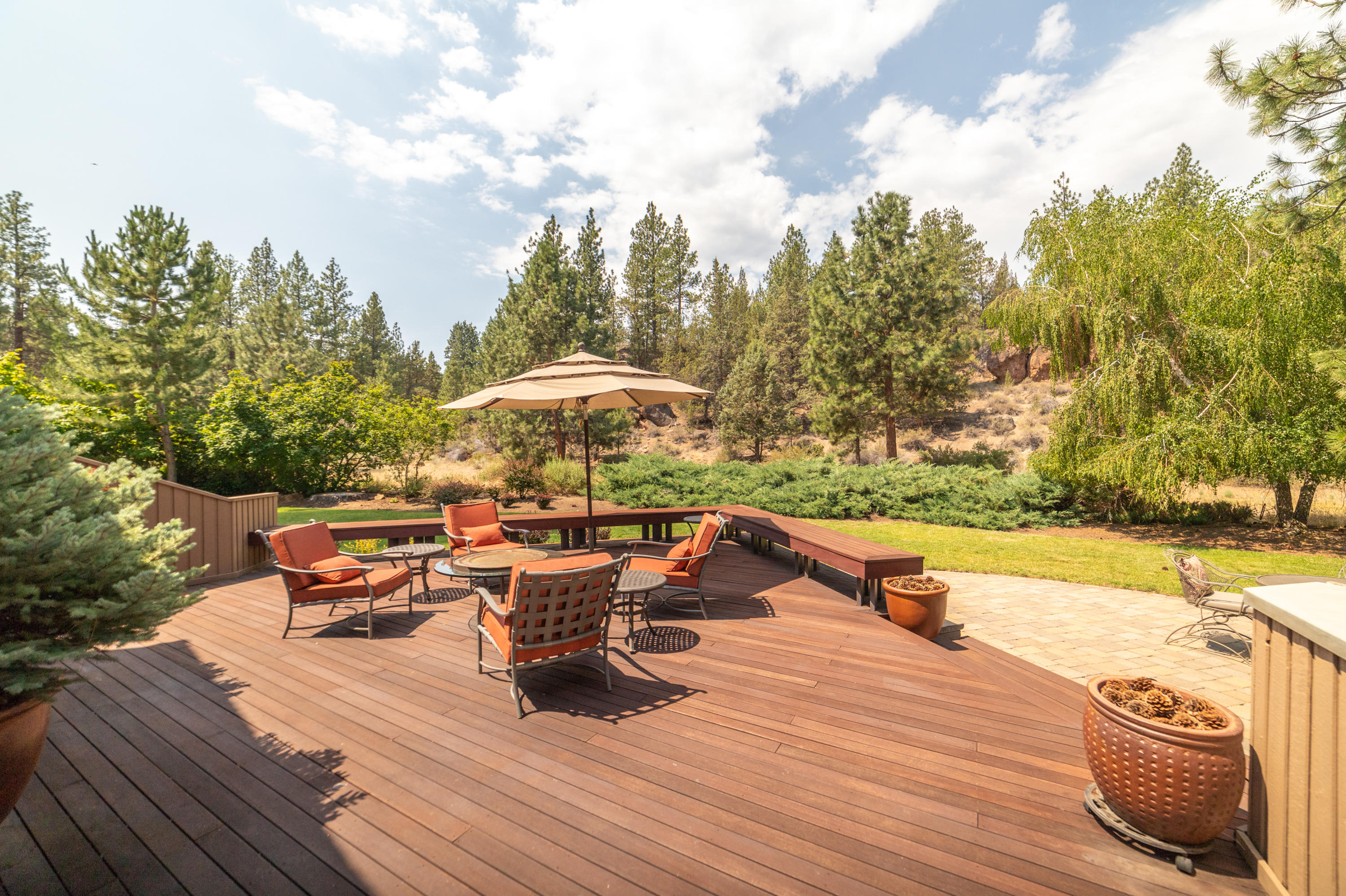 2020 Northwest Putnam Road Bend, OR 97703 - Photo 7 of 51 PhotoMyListing-45