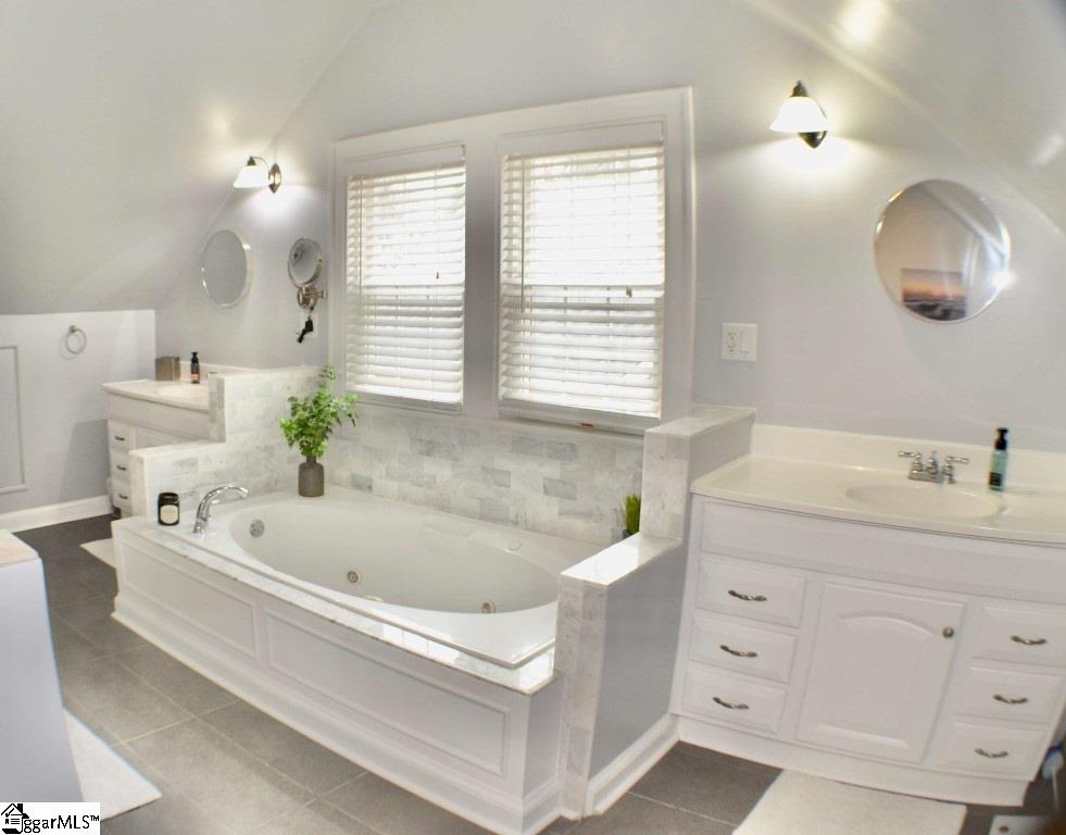 203 East Faris Road Greenville, SC 29605 - Photo 9 of 36 Gallery Image 9