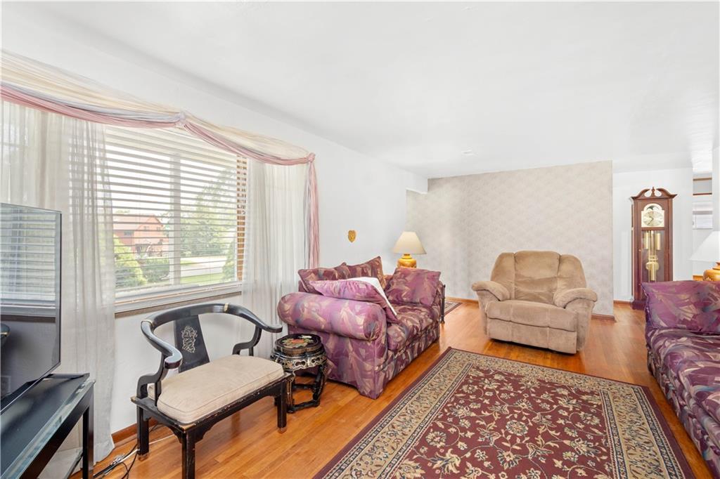 4238 Greenridge Road Pittsburgh, PA 15234 - Photo 4 of 25 Gallery Image 4