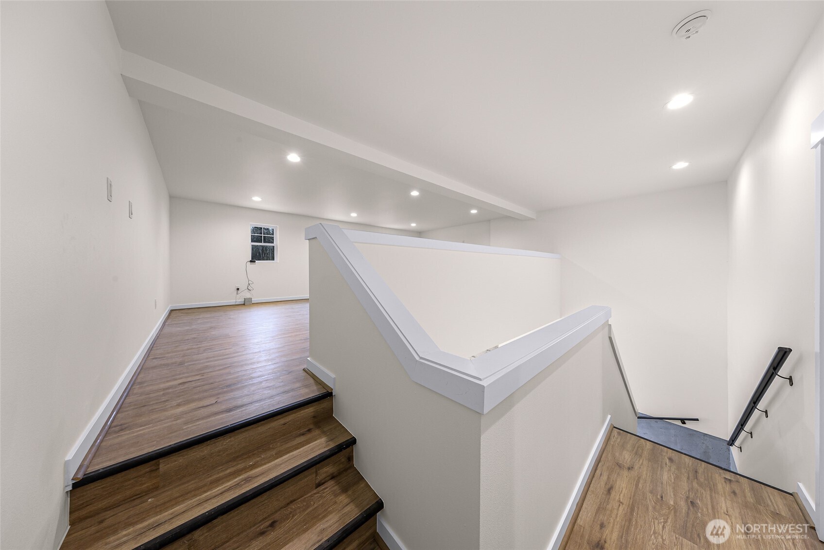 511 West 2nd Street Cle Elum, WA 98922 - Photo 19 of 35 a view of wooden floor