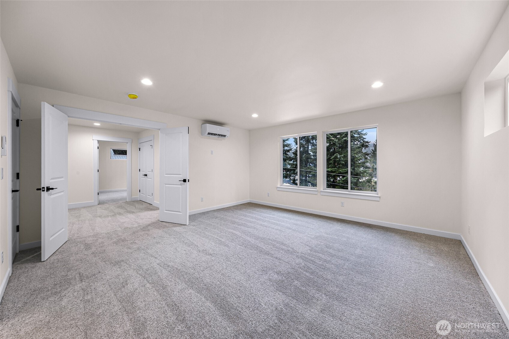 511 West 2nd Street Cle Elum, WA 98922 - Photo 28 of 35 a view of an empty room with a window