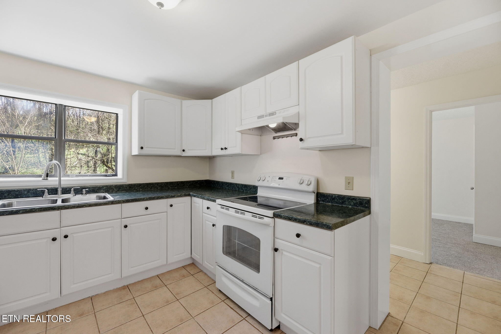 1516 Smallman Road Knoxville, TN 37920 - Photo 9 of 20 9_Kitchen
