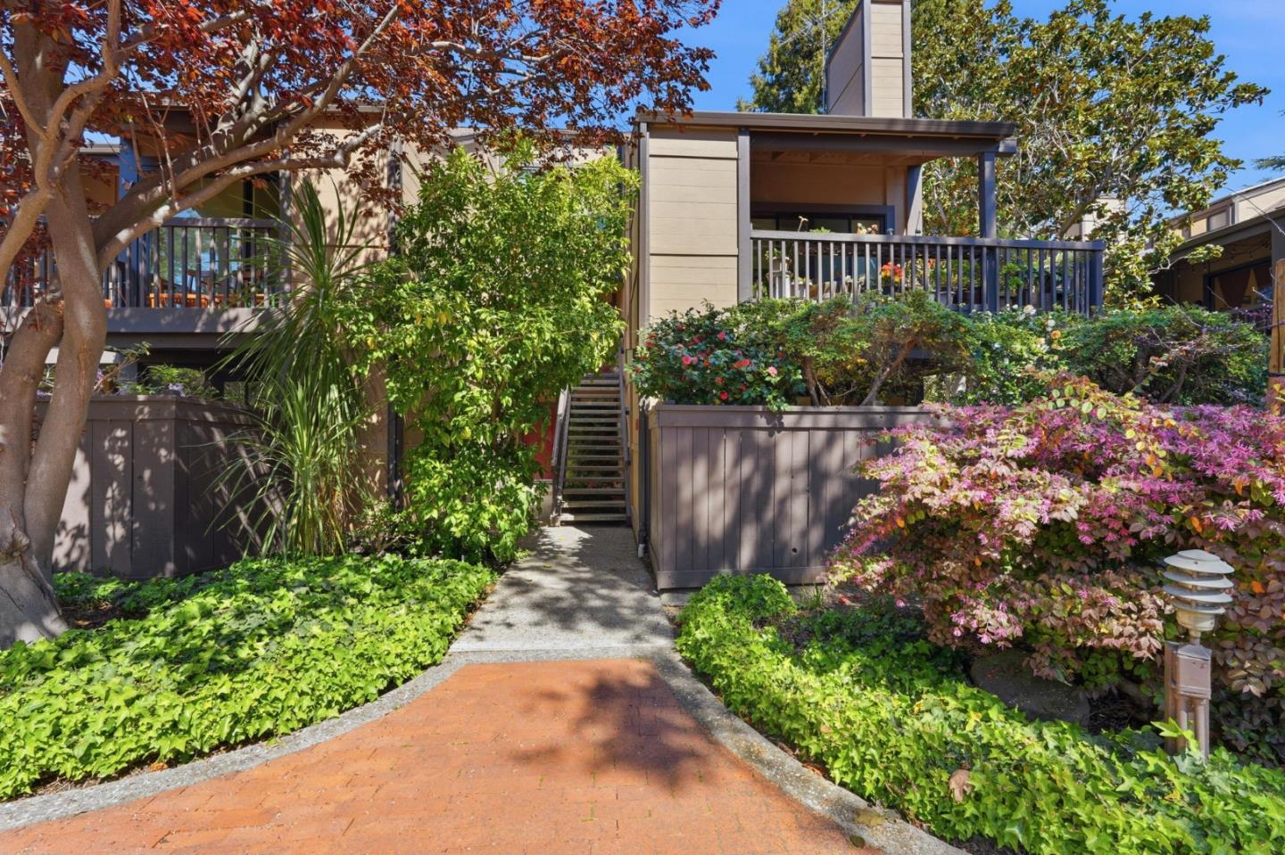 765 North Rengstorff Avenue, Unit 19 Mountain View, CA 94043 - Photo 1 of 33