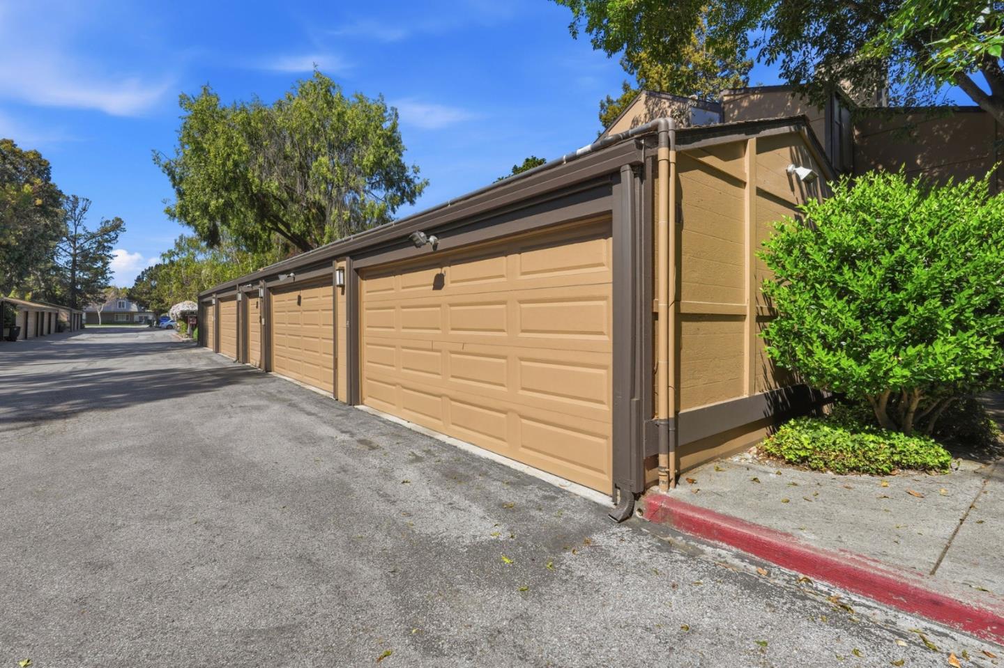 765 North Rengstorff Avenue, Unit 19 Mountain View, CA 94043 - Photo 29 of 33