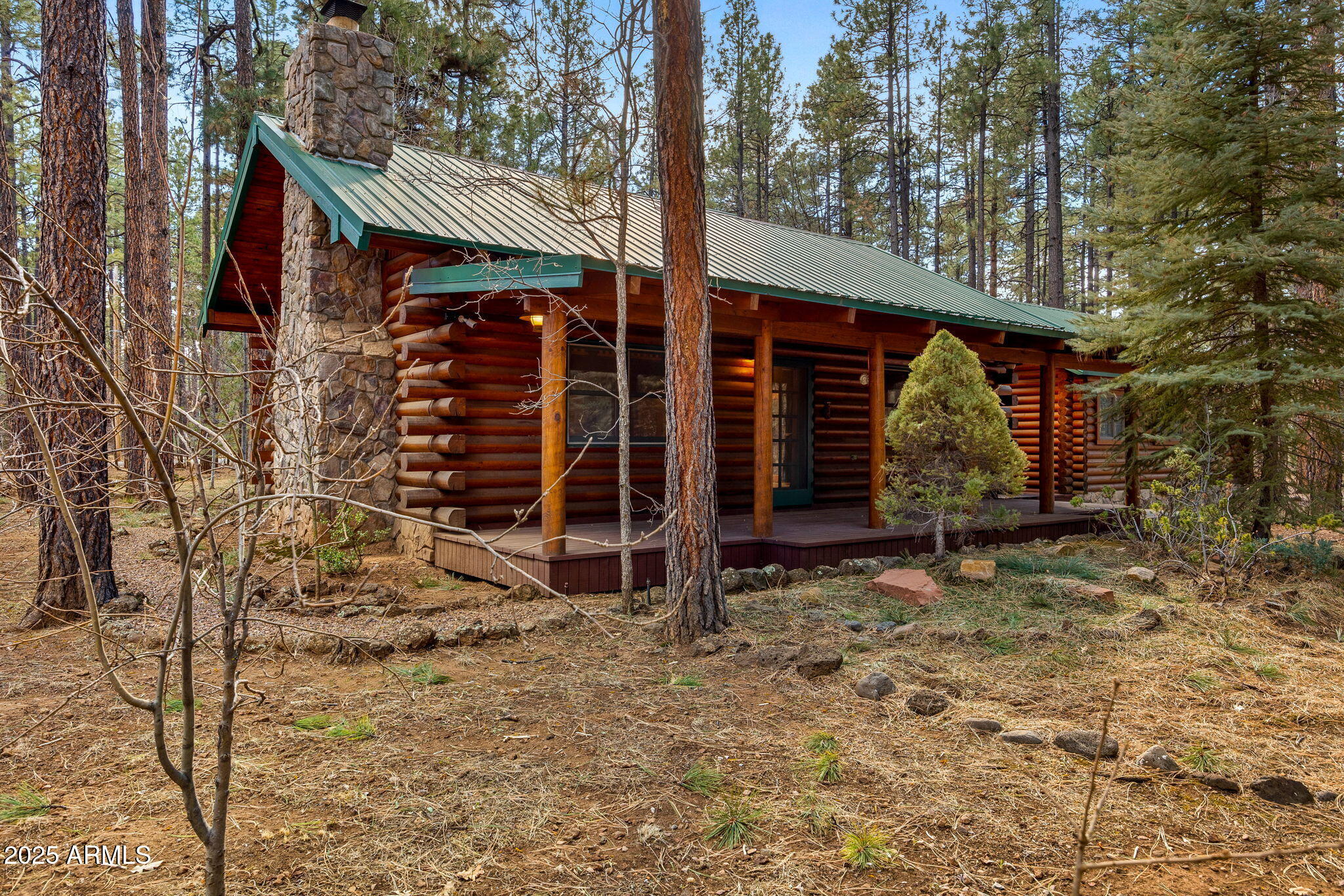 2677 Jackrabbit Drive Pinetop, AZ 85935 - Photo 32 of 87 Breezeway to Guest House