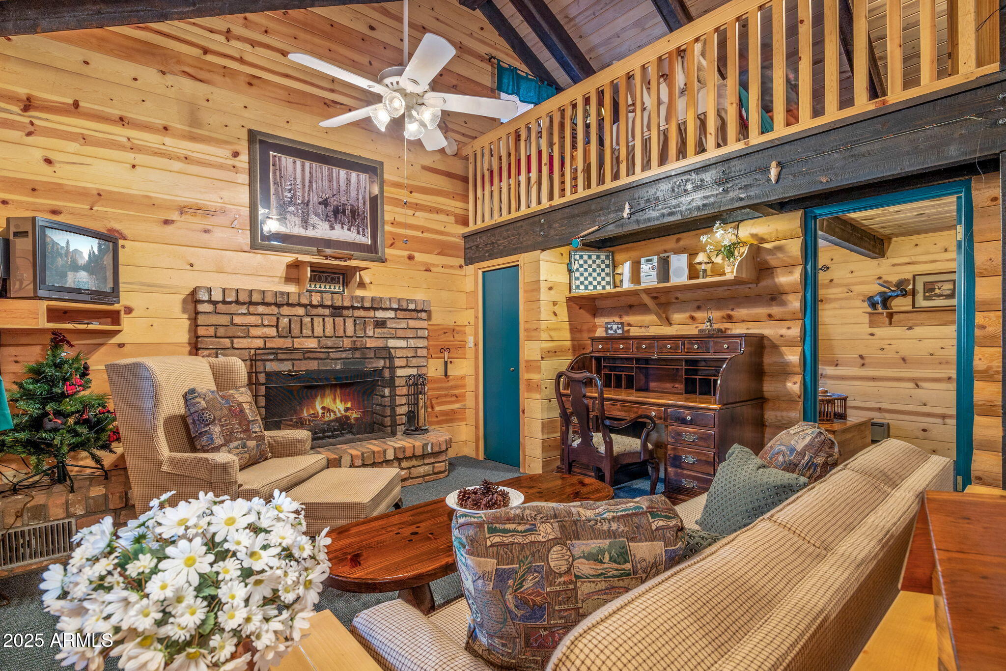 2677 Jackrabbit Drive Pinetop, AZ 85935 - Photo 33 of 87 a outdoor living space with furniture