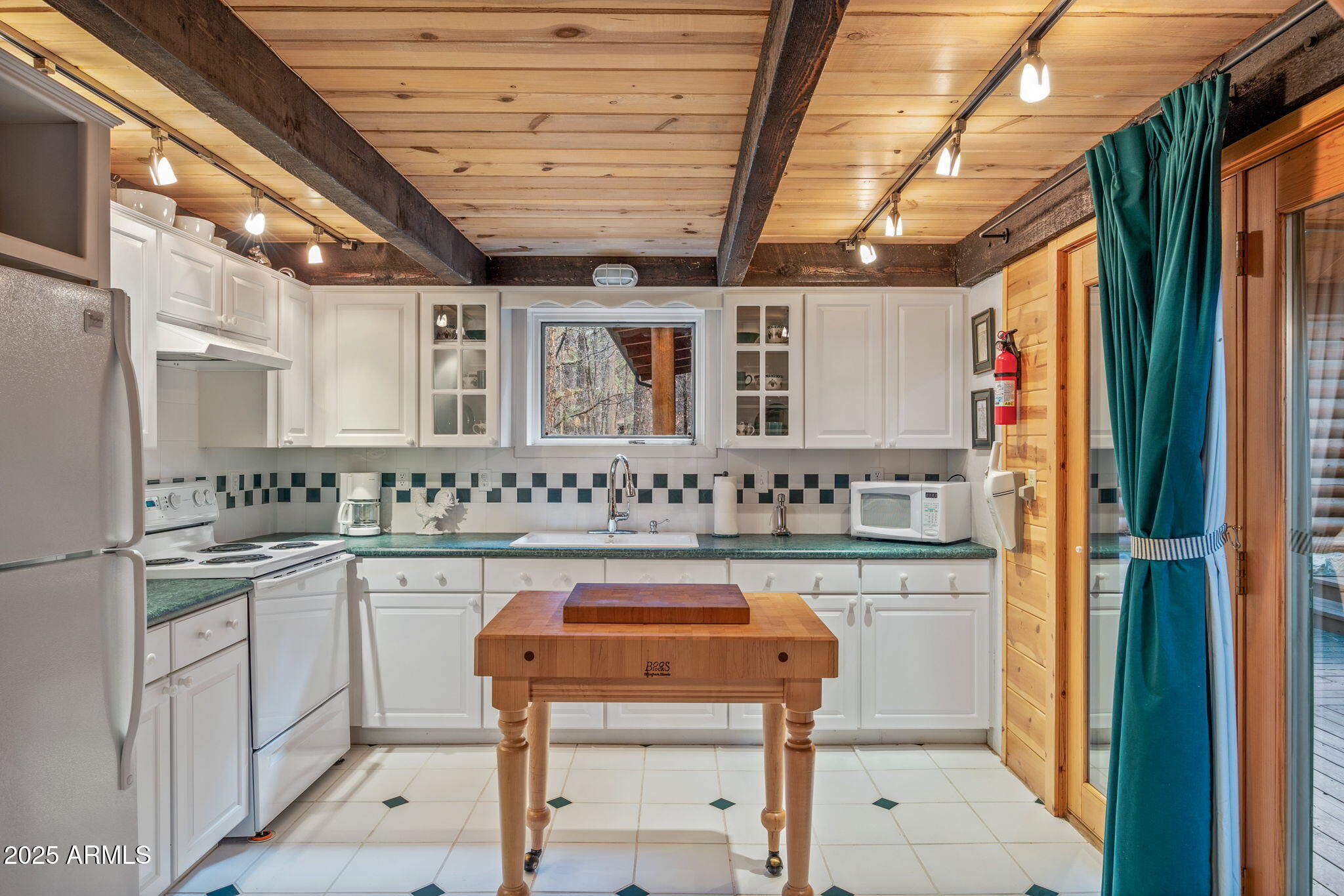 2677 Jackrabbit Drive Pinetop, AZ 85935 - Photo 36 of 87 a utility room with a sink storage and utility