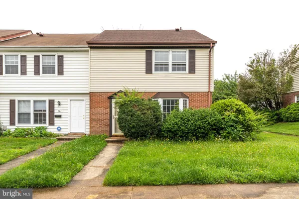 $2,350 | 322 Clay Street, Fredericksburg, VA 22408
