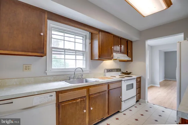 $2,350 | 322 Clay Street, Fredericksburg, VA 22408