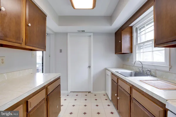 $2,350 | 322 Clay Street, Fredericksburg, VA 22408