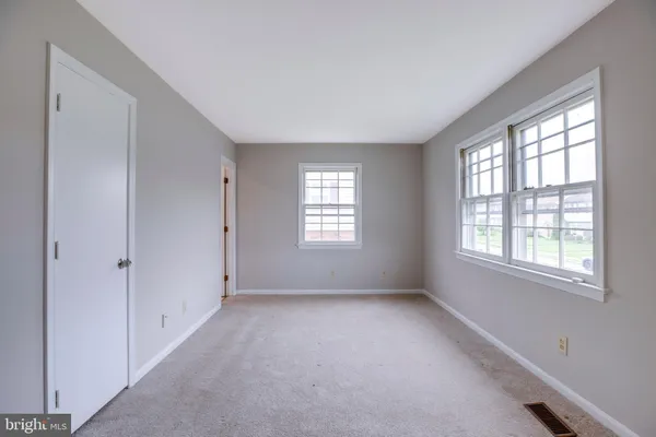 $2,350 | 322 Clay Street, Fredericksburg, VA 22408