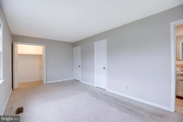 $2,350 | 322 Clay Street, Fredericksburg, VA 22408