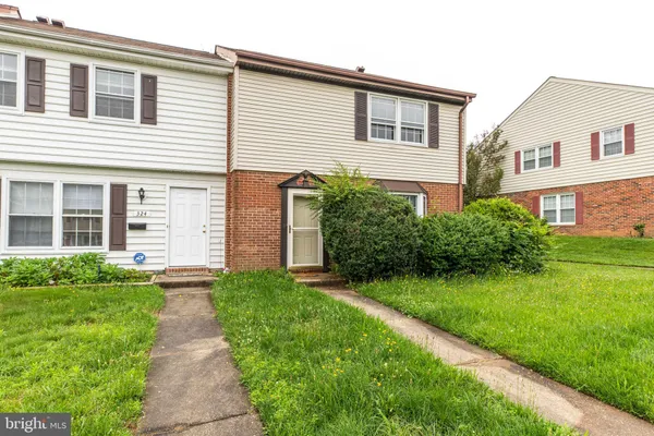 $2,350 | 322 Clay Street, Fredericksburg, VA 22408
