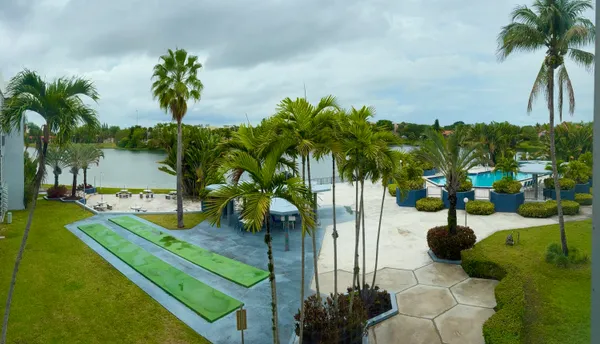 $2,200 | 877 Northeast 195th Street, Unit 320, Miami, FL 33179
