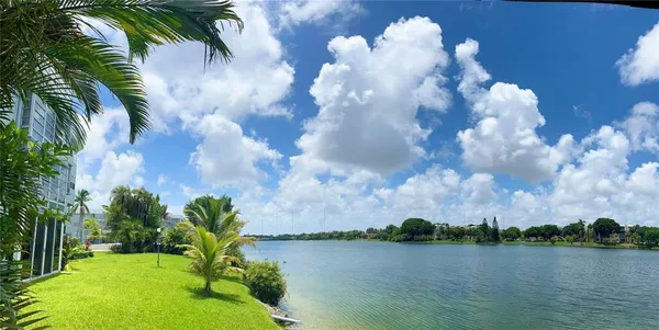 $2,200 | 877 Northeast 195th Street, Unit 320, Miami, FL 33179