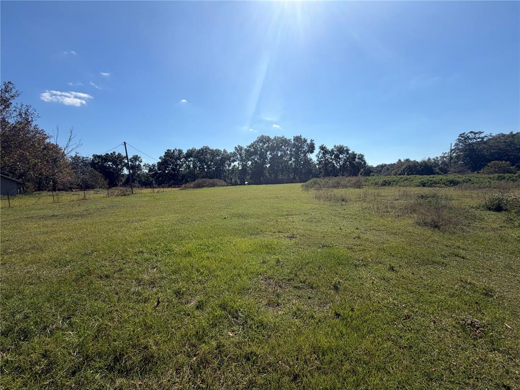 Tbd Northeast 25th Avenue Anthony, FL 32617 - Photo 2 of 12 a view of a field with an ocean