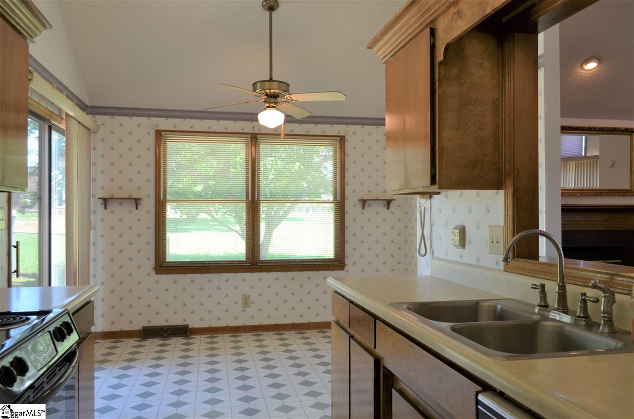 403 Green Ridge Drive Moore, SC 29369 - Photo 8 of 31 Gallery Image 8