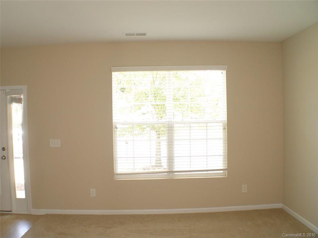 616 Rook Road Charlotte, NC 28216 - Photo 3 of 18